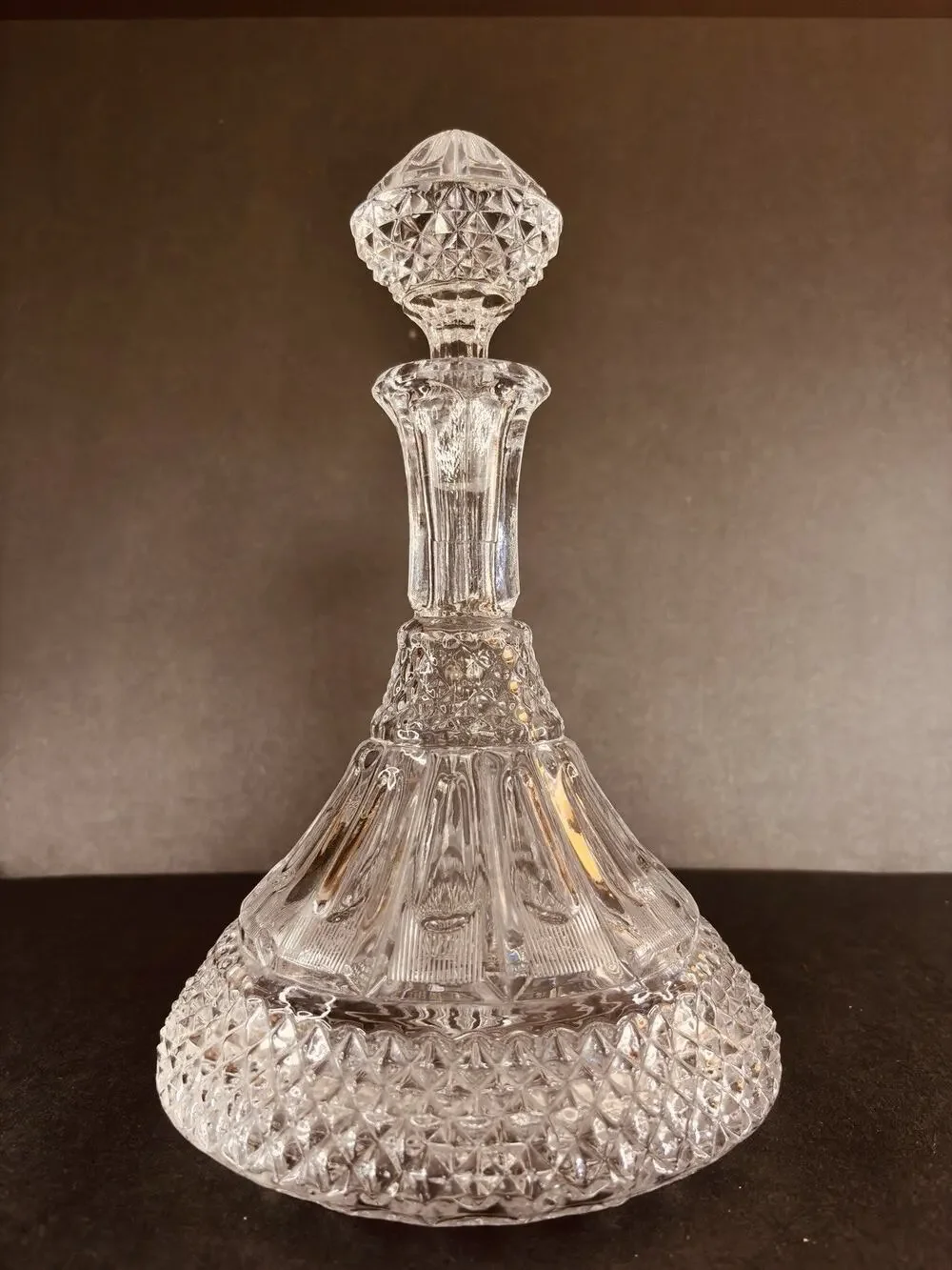 Vintage Heavy Crystal Wine Decanter Diamond Point Optic Glass Stopper 11.5